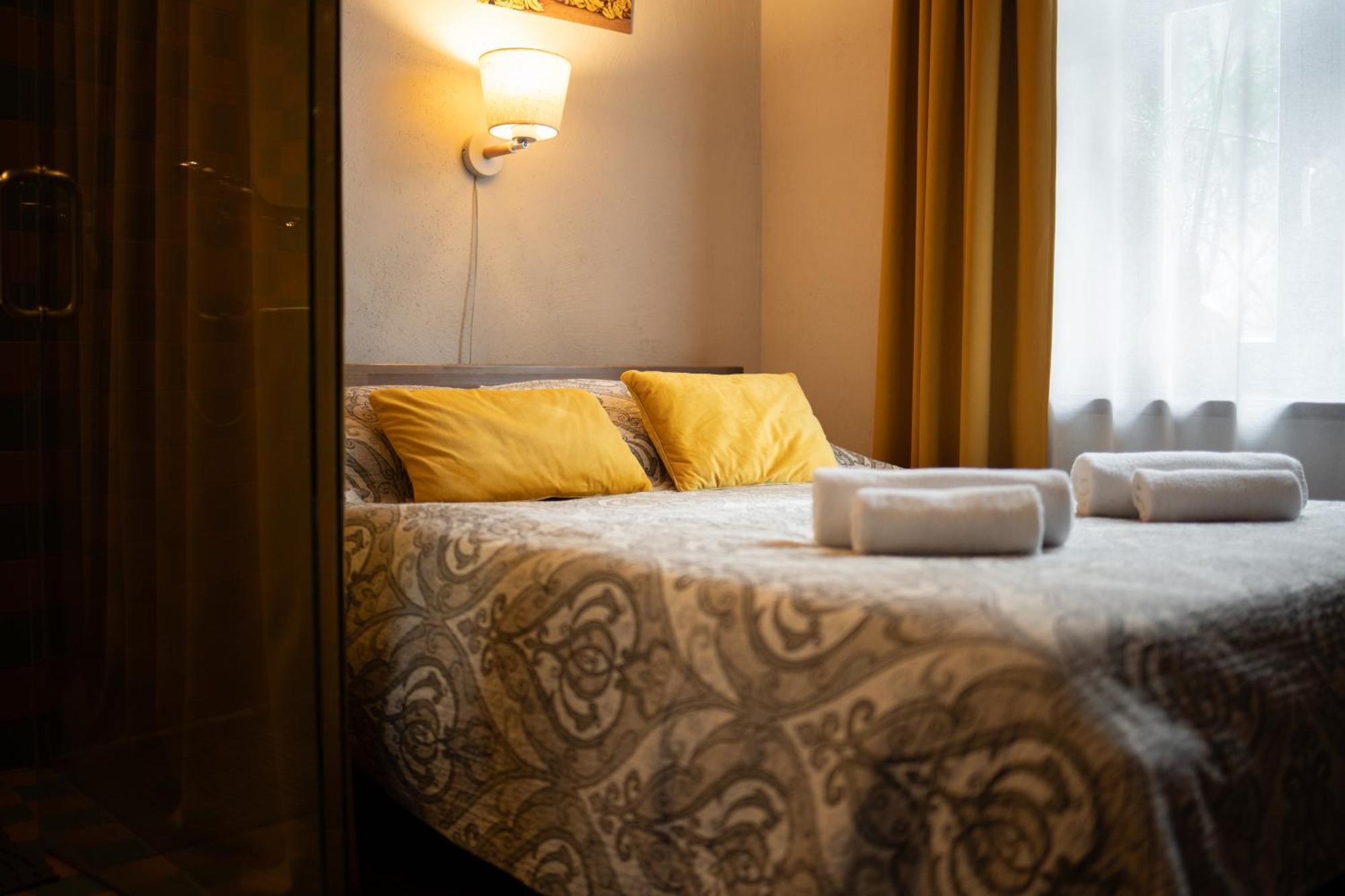 Two Wheels Hotell Riga Eksteriør bilde
