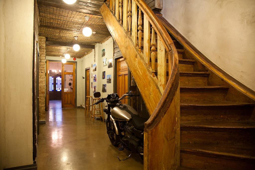 Two Wheels Hotell Riga Eksteriør bilde